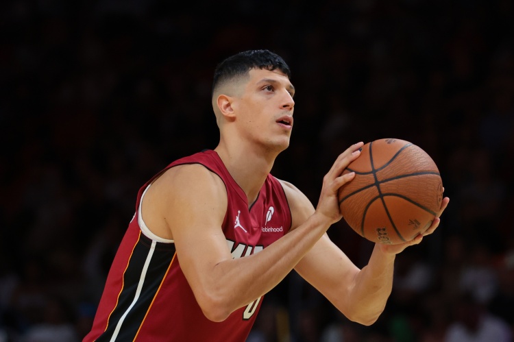 射手在线！丰泰基奥替补19分钟 三分9中5贡献15分7板