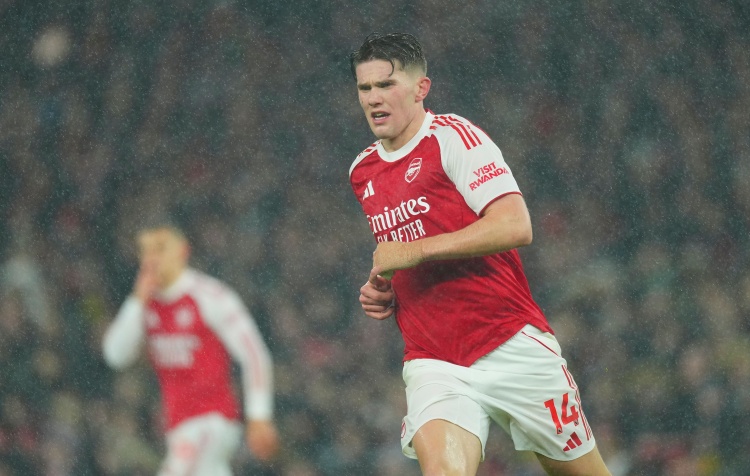 2026世界杯手机观看平台-埃布埃：约克雷斯需要队友更多地支援 今年阿森纳将夺得英超冠军